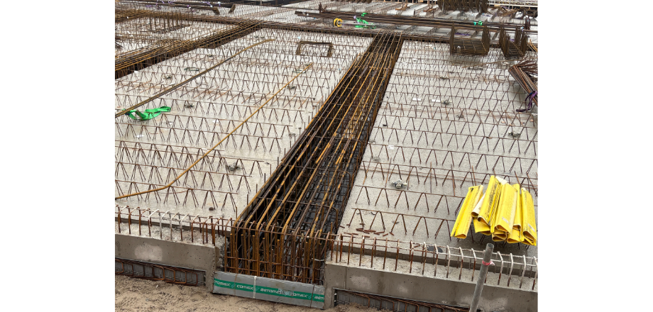 Comax stekkebakken type KH en stapeltje Universele valbeveiliging